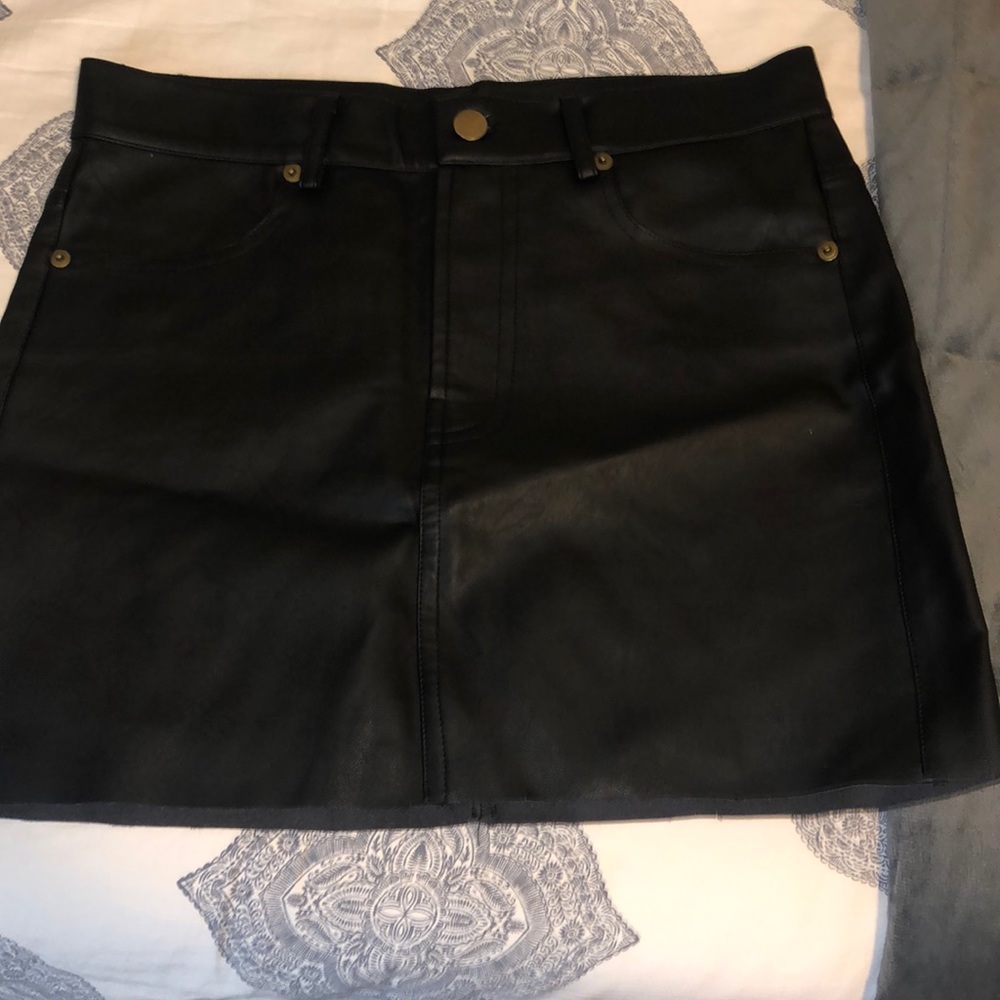 SUPER RARE Ruby and Jenna mini skirt